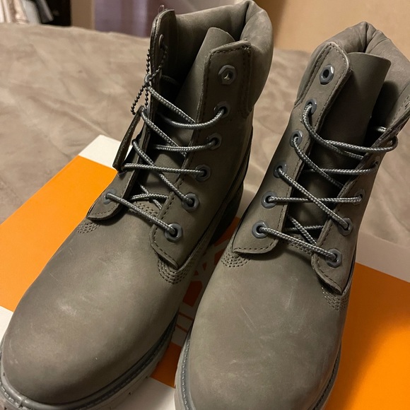 ❤️HP❤️ Timberland 6” Premium Waterproof Leather Boots - Picture 9 of 11